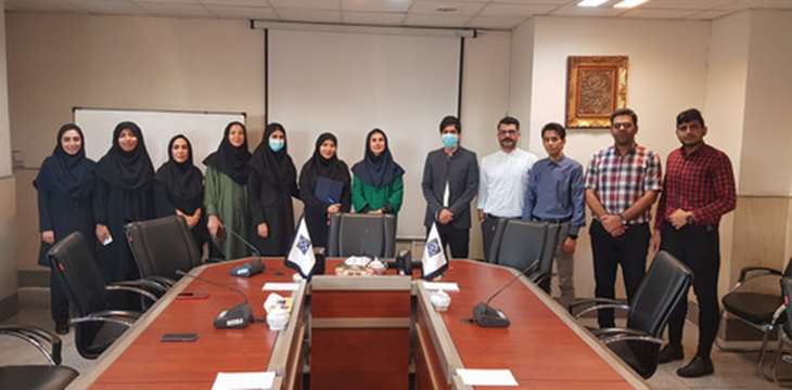 گلدان حسن یوسف و قدردانی ویژه مدیر بیمارستان روزبه از شاهکار مددکار اجتماعی