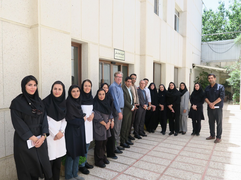 درخشش روابط عمومی در بیمارستان روزبه؛ تجلیل از نقش‌آفرینان ارتباطی در آیینی صمیمی